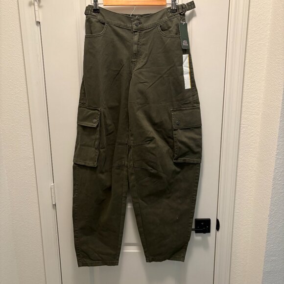 Wild Fable Wide Leg Tapered at Ankle Cargo Pants Green Size Small NWT - Picture 4 of 12
